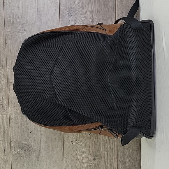 Men's Coach Brown/Black Pebble Leather Backpack F37802 - Picture 6 of 16